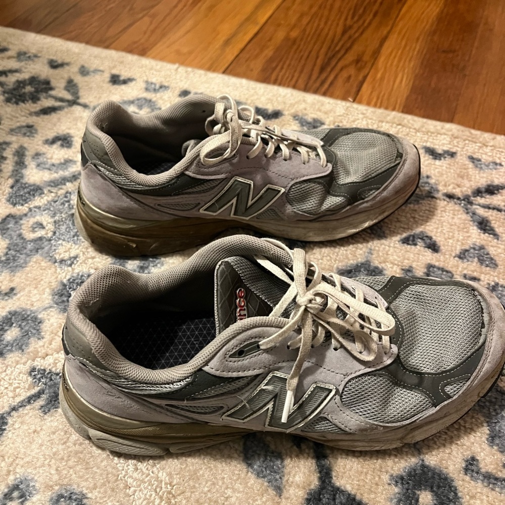 Men’s New Balance 990s